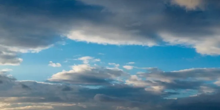 Καιρός σήμερα: Βροχές σε Κυκλάδες και Δωδεκάνησα, καταιγίδες στην Κρήτη