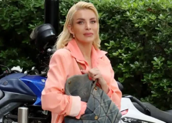 Η Κατερίνα Καινούργιου πήρε εξιτήριο από το μαιευτήριο και δημοσίευσε τις πρώτες φωτογραφίες της κόρης της