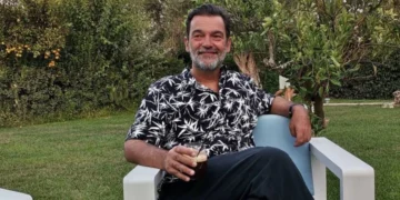 Κωνσταντίνος Καζάκος: «Δεν βλέπω τη μητέρα μου στο πρόσωπο της κόρης μου»