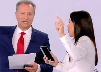 Η Αφροδίτη Λατινοπούλου χαρακτήρισε την Ζωή Κωνσταντοπούλου «Ελένη Λουκά της πολιτικής» και την μιμήθηκε on air