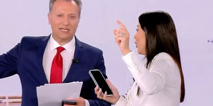 Η Αφροδίτη Λατινοπούλου χαρακτήρισε την Ζωή Κωνσταντοπούλου «Ελένη Λουκά της πολιτικής» και την μιμήθηκε on air