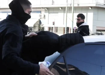 Λιοσίων: Σήμερα θα προσπαθήσουν να ξυπνήσουν την 16χρονη που παρασύρθηκε από την μηχανή