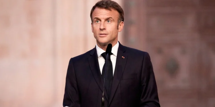 Το δείπνο για τον Μακρόν στο Προεδρικό: Ποιοι πολιτικοί, επιχειρηματίες και προσωπικότητες του πολιτισμού θα δώσουν το παρών
