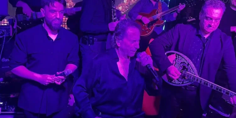 O Μάκης Χριστοδουλόπουλος προκάλεσε πανικό ως βιρτουόζος του κλαρίνου στο «Antamoma»