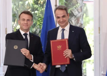 Όλα όσα προβλέπουν η αμυντική συμφωνία και η συμφωνία για τη συνολική στρατηγική εταιρική σχέση Ελλάδας – Γαλλίας που υπέγραψαν Μητσοτάκης και Μακρόν