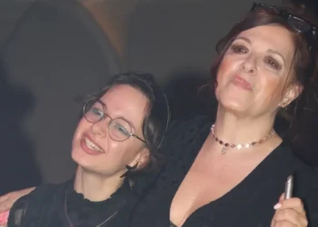 Ελένη Ράντου: Επειδή δεν έλαβα τρυφερότητα, έδωσα υπερβολική στην κόρη μου