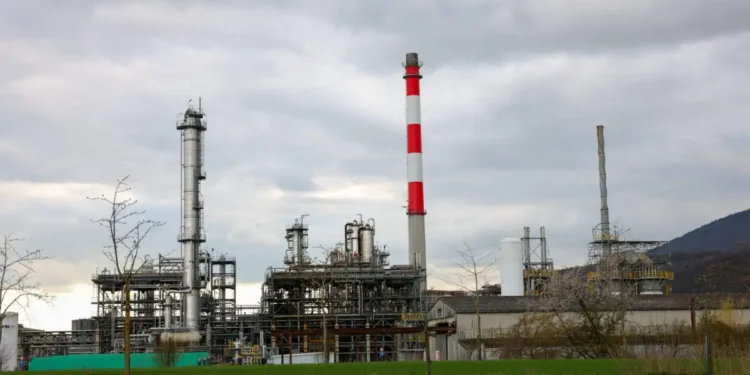 Πετρέλαιο έως 500 εκατ. βαρέλια με αξία 50 δισ. δολάρια λείπει από την αγορά μετά από 50 ημέρες πολέμου στη Μέση Ανατολή