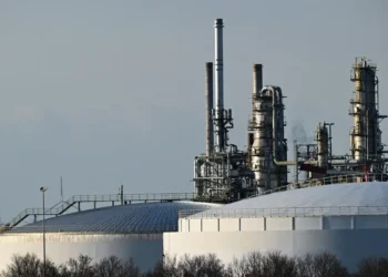 Το πετρέλαιο εδραιώνεται στα ψηλά, πάνω από τα 110 δολάρια το Brent και στα 100 το WTI – Μικρή «διόρθωση» μετά το άλμα 3%