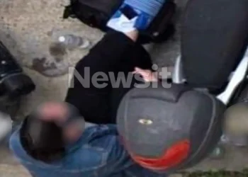 Παγκράτι: Μαρτυρία για την επίθεση του οδηγού μηχανής στην 22χρονη – «Της έδωσε μπουνιά, την πέταξε κάτω και άρχισε να την κλωτσάει»