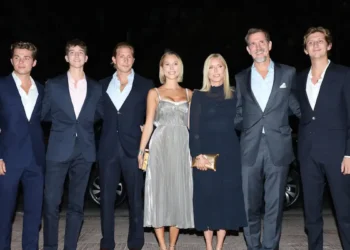 Παύλος Ντε Γκρες – Μαρί Σαντάλ: Ο γιος τους Οδυσσέας – Κίμωνας είχε ατύχημα και χτύπησε στο κεφάλι