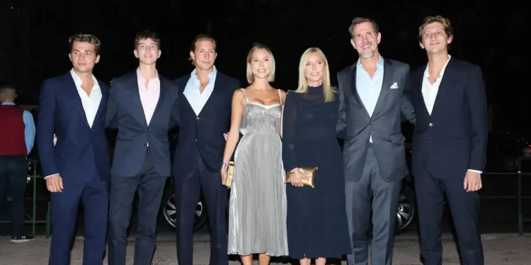 Παύλος Ντε Γκρες – Μαρί Σαντάλ: Ο γιος τους Οδυσσέας – Κίμωνας είχε ατύχημα και χτύπησε στο κεφάλι