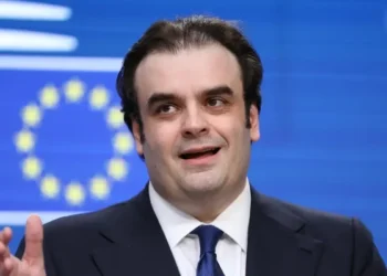 Ο Κυριάκος Πιερρακάκης ζητά με επιστολή του στο Νομικό Συμβούλιο του Κράτους επιτάχυνση των διαδικασιών για τα θύματα σε Μάτι, Μάνδρα και Τέμπη