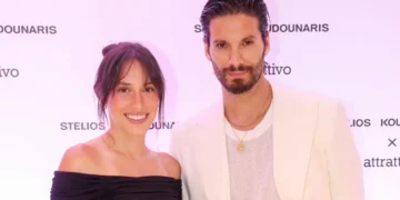 Γιώργος Καράβας – Ραφαέλα Ψαρρού: Στη Μάνη με τα παιδιά τους για τις διακοπές του Πάσχα