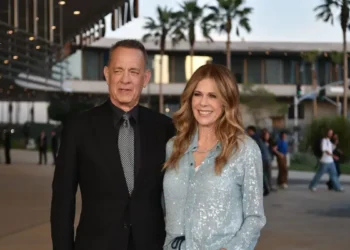 Ρίτα Γουίλσον: Τα δύο πράγματα που ζήτησε από τον Τομ Χανκς μετά τη διάγνωσή της με καρκίνο του μαστού