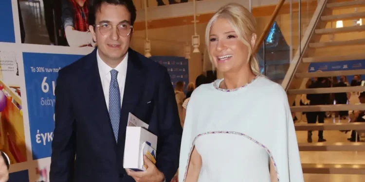 Η Φαίη Σκορδά έκανε την πρώτη κοινή εμφάνιση με τον μέλλοντα σύζυγό της, Αλέξανδρο Αθανασιάδη