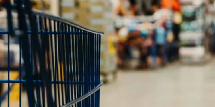 Σούπερ μάρκετ: Υποχρεωτική η σήμανση στα ράφια σε προϊόντα που μειώνεται η ποσότητα χωρίς να μειώνεται η τιμή