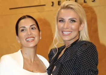 Κατερίνα Καινούργιου: Η επίσκεψη της Σταματίνας Τσιμτσιλή στο μαιευτήριο και η νέα φωτογραφία του Παναγιώτη Κουτσουμπή