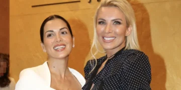 Κατερίνα Καινούργιου: Η επίσκεψη της Σταματίνας Τσιμτσιλή στο μαιευτήριο και η νέα φωτογραφία του Παναγιώτη Κουτσουμπή