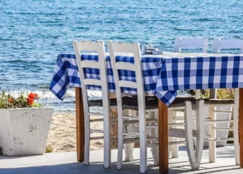 Αντίστροφη μέτρηση για τα voucher κοινωνικού τουρισμού – Πώς θα κάνετε αίτηση