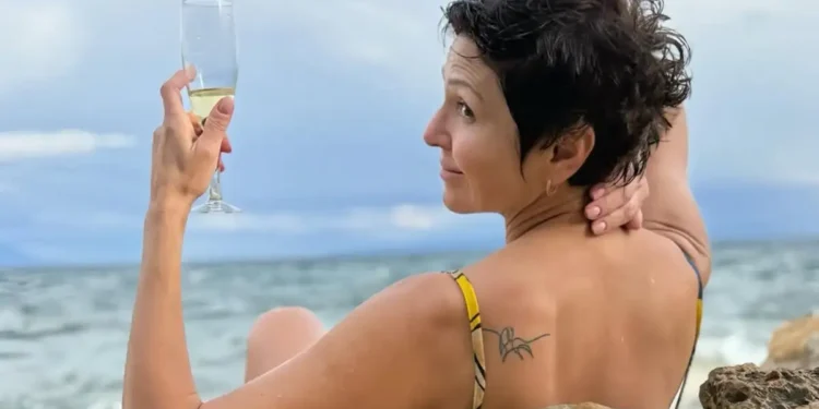 Η Ταμίλα Κουλίεβα απόλαυσε ιαματικό μπάνιο στα Λουτρά Αιδηψού