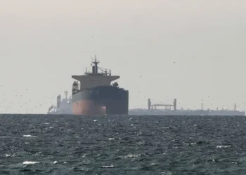 Στενά του Ορμούζ: Οι πλοιοκτήτες «ζυγίζουν» το ρίσκο μετά την συμφωνία εκεχειρίας – Ελληνόκτητο δεξαμενόπλοιο μεταξύ όσων επιχειρούν έξοδο