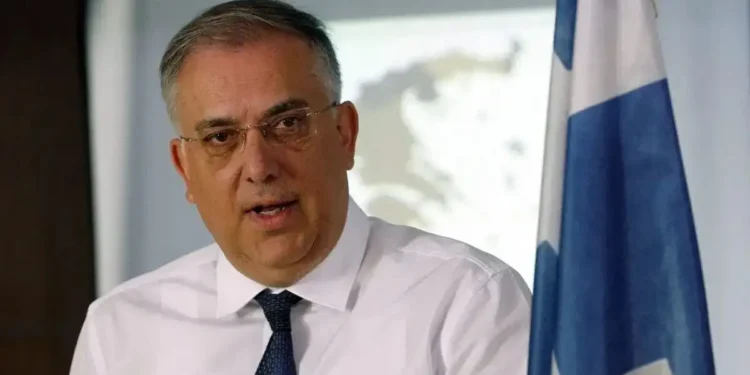 Θεοδωρικάκος: Τέλος στις καταχρηστικές χρεώσεις των τραπεζών και στα ψιλά γράμματα βάζει το νομοσχέδιο του ΥΠΑΝ