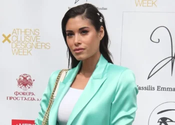 Θωμαή Απέργη: «Ήμουν σε σχέσεις όπου λάμβανα λιγότερα από όσα πραγματικά χρειαζόμουν, χωρίς να το αναγνωρίζω άμεσα»