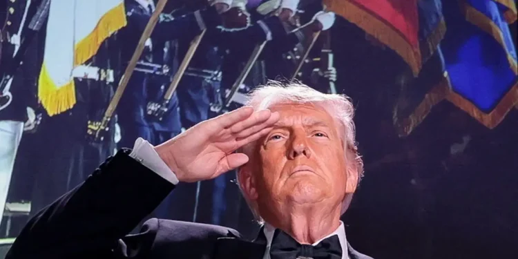 Τραμπ: «Το Ιράν μας είπε ότι καταρρέει και θέλουν να ανοίξουμε τα Στενά του Ορμούζ το συντομότερο δυνατό»