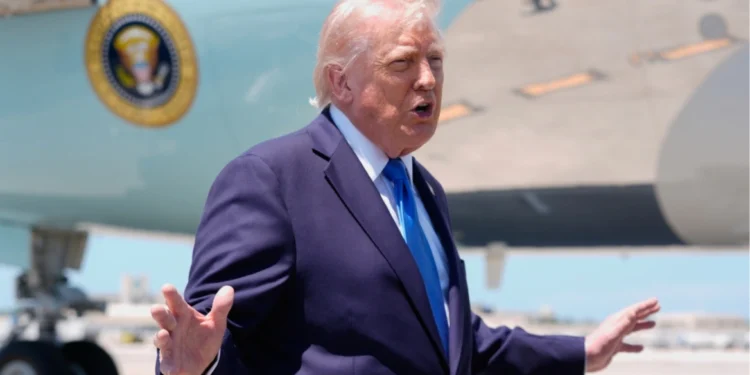 Τραμπ μετά την ακύρωση της αποστολής στο Πακιστάν για τις συνομιλίες με Ιράν: «Έχουμε όλα τα χαρτιά, αν θέλουν να μιλήσουν ας τηλεφωνήσουν»