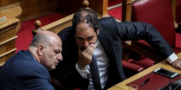 Παραιτήθηκαν οι Κεφαλογιάννης, Τσιάρας και Βαρτζόπουλος