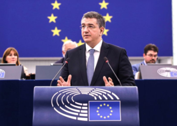 Σχέδιο για κοινή χρήση αποθεμάτων καυσίμων αεροσκαφών σε περίπτωση κρίσης εξετάζει η ΕΕ