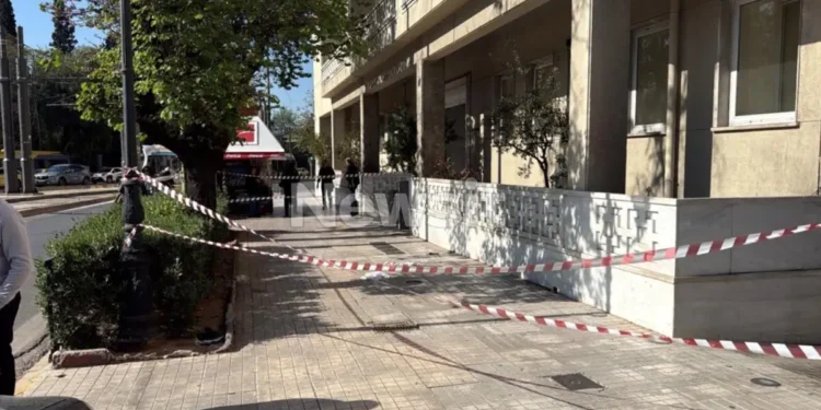 Τραγωδία στο υπουργείο Τουρισμού: 51χρονη έπεσε από τον 2ο όροφο και σκοτώθηκε
