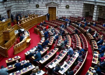 Τα πανεπιστημιακά πτυχία των 300 της Βουλής: Ποιοι έχουν, ποιοι δεν έχουν, ποιοι εγκατέλειψαν, ποιοι δηλώνουν τελειόφοιτοι