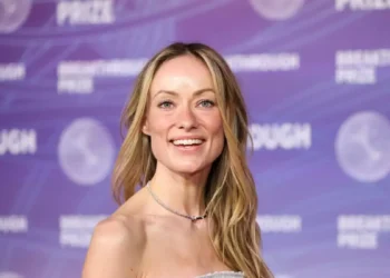 Ολίβια Γουάιλντ: Σκιά του εαυτού της η ηθοποιός – «Μοιάζει με ζωντανό πτώμα»