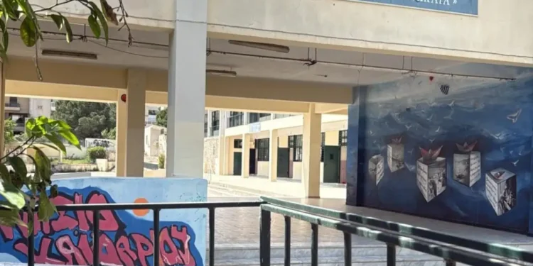 Χαϊδάρι: Αχτίδα αισιοδοξίας για την 13χρονη που έπεσε από το μπαλκόνι του σχολείου της – Νέες μαρτυρίες για το ατύχημα