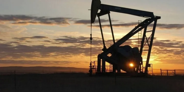 Εκτίναξη 5% στο brent μετά το Ιρανικό πλήγμα σε αμερικανική φρεγάτα – Νέο υψηλό τετραετίας