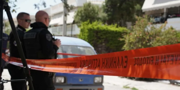 Ηλιούπολη: Νεκρή η μία από τις δύο 17χρονες που έπεσαν από ταράτσα – Σε κρίσιμη κατάσταση η δεύτερη