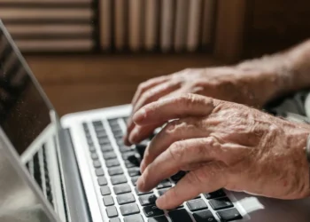 Kοινωνικός τουρισμός για 25.000 συνταξιούχους: Ποια η προθεσμία – Πώς υποβάλλετε αίτηση