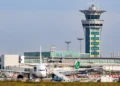 Οι αεροπορικές εταιρείες πρέπει να αποζημιώνουν επιβάτες για ακυρώσεις λόγω των καυσίμων, είπε ο Τζιτζικώστας στους FT