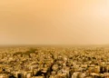 Καιρός: Μέχρι και την Κυριακή το πέρασμα της αφρικανικής σκόνης – Ξεκινούν τα 33άρια από την Τρίτη