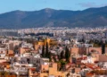Κοινωνική αντιπαροχή: Πώς θα αξιοποιηθούν τα κρατικά ακίνητα μέσω συνεργασιών με ιδιώτες