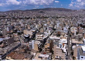 Κοινωνική αντιπαροχή: Πού θα χτιστούν οι πρώτες κοινωνικές κατοικίες – Αυτά είναι τα 8 ακίνητα της ΔΥΠΑ που θα αξιοποιηθούν