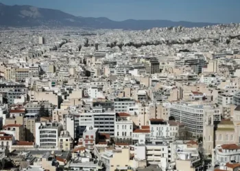 Στέγαση: «Βόμβα» έως 1,35 δισ. ευρώ στα κρατικά ταμεία από τη φοροδιαφυγή στα ενοίκια