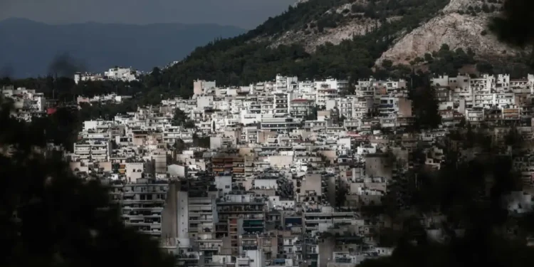 Στα «χαρακώματα» για τον «νέο ΕΝΦΙΑ» κυβέρνηση και ιδιοκτήτες ακινήτων – Τι αλλάζει στη φορολογία