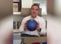 Αλέξης Τσίπρας: Στα χρώματα της Μπαρτσελόνα το νέο του κόμμα – «Το μπλε για την πατρίδα, το κόκκινο για τους αγώνες μας»