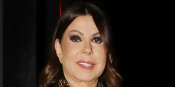 Άντζελα Δημητρίου: Έσωσα έναν άγνωστο άντρα από τη φυλακή λόγω χρεών και μετά τον έβαλα στην ΕΡΤ