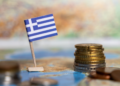 Κομισιόν: «Πρωταθλήτρια» δημοσιονομικής επέκτασης η Ελλάδα το 2026