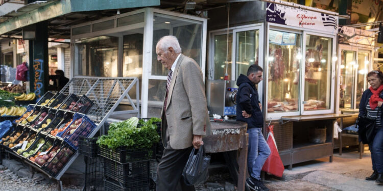 Συντάξεις Ιουνίου: Πότε ξεκινούν οι πληρωμές – Αναλυτικά οι ημερομηνίες για κάθε ταμείο