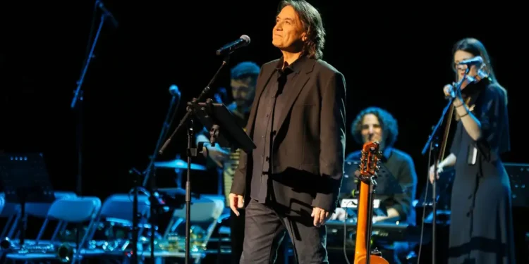 Γιάννης Κότσιρας: «Ο Σταύρος Ξαρχάκος ήταν παιδικός μου ήρωας, τον λάτρευα και τον λάτρευε και η μητέρα μου»