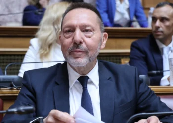 Βουλή: Ανανεώθηκε για τρίτη φορά η θητεία του Γιάννη Στουρνάρα στην Τράπεζα της Ελλάδος